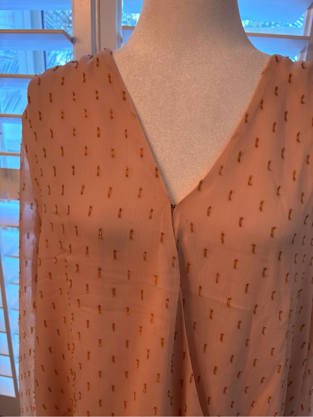 White House Black Market Blush Blouse with Gold Dot Accents size large - Picture 6 of 10